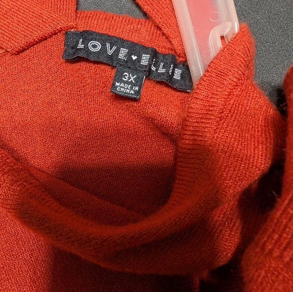 Love Ellie Rustic Orange V-Neck Sweater Crisscross Back Detail Size 3X NWOT - Picture 3 of 7